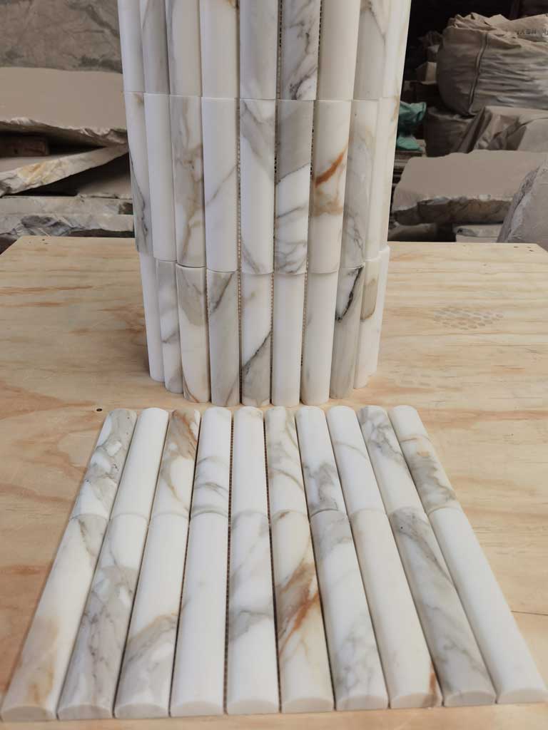 fluted-mosaic-calacatta-gol