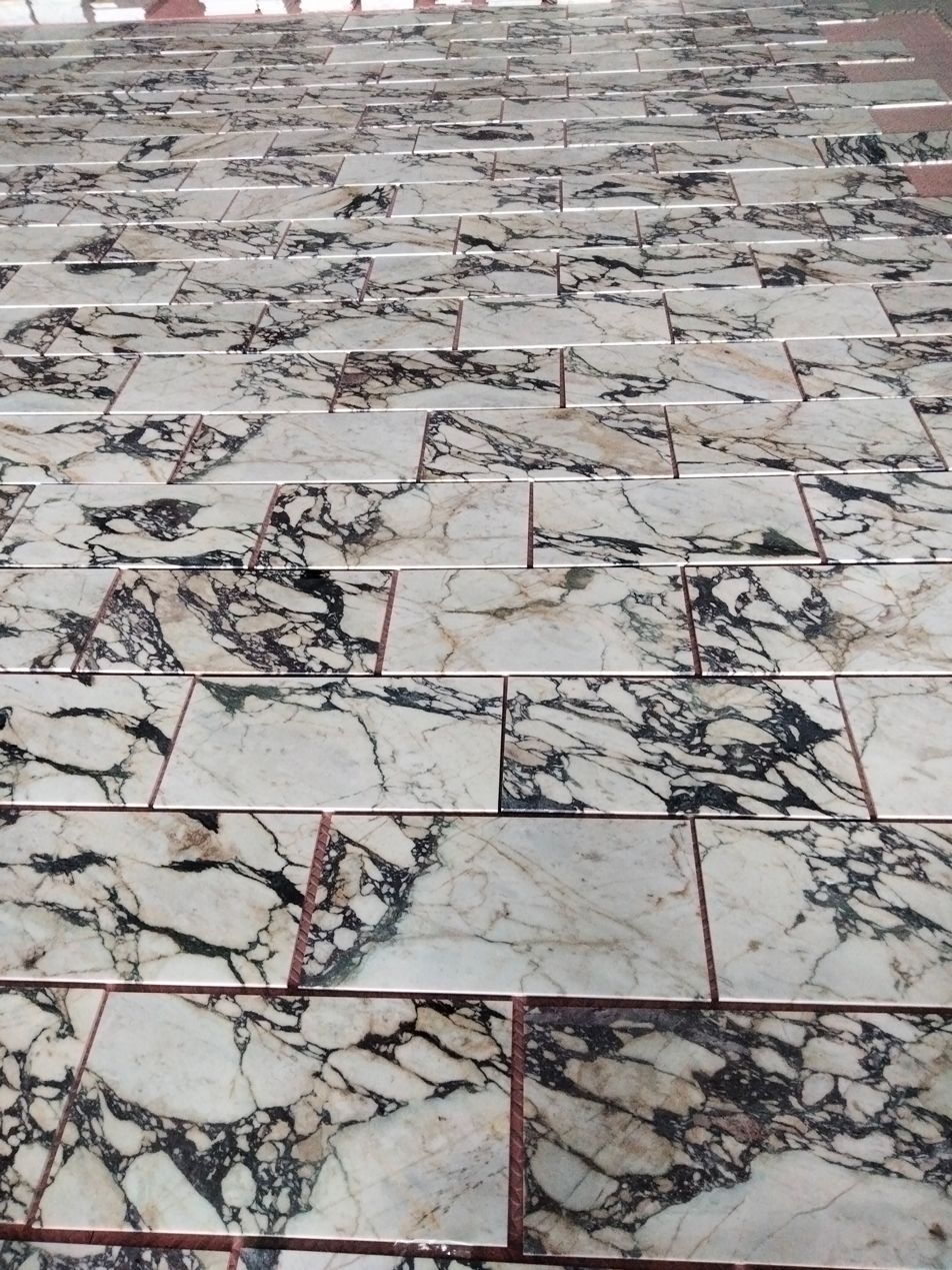 calacatta viola tile